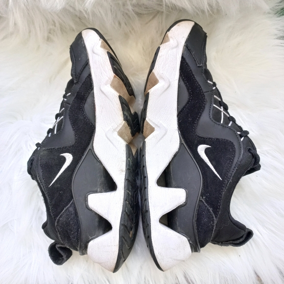Nike Women's RYZ 365 ' Black/White Athletic Sneakers Size 7 US - Picture 7 of 16